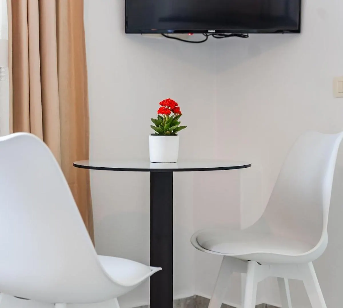 Serene Studio With Balcony Golem ألبانيا